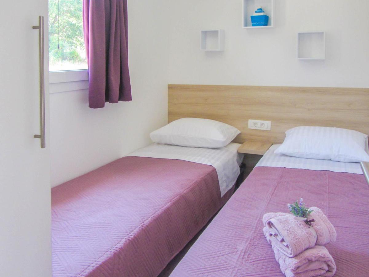 Mobile Home Opal 2 Биоград на Мору Стая снимка