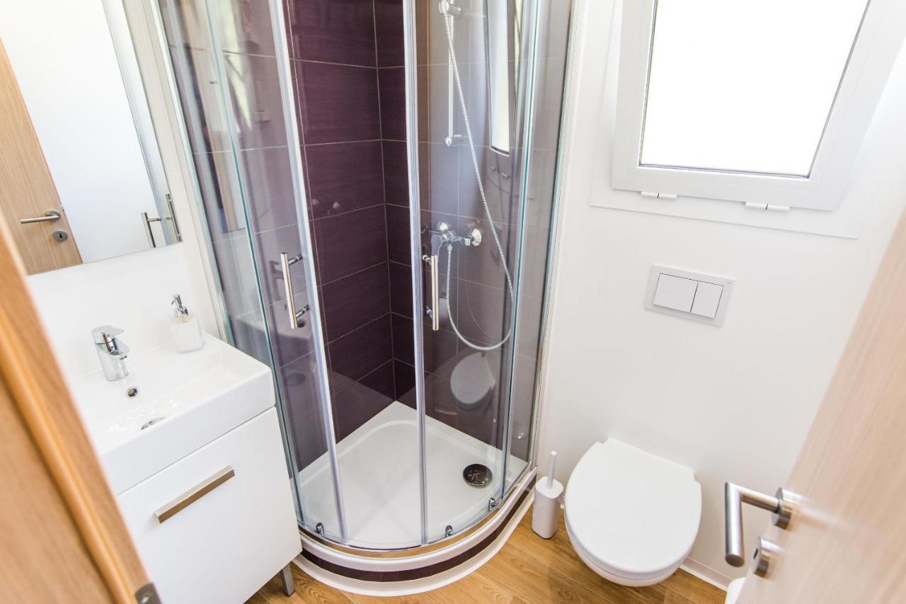 Mobile Home Opal 2 Биоград на Мору Екстериор снимка